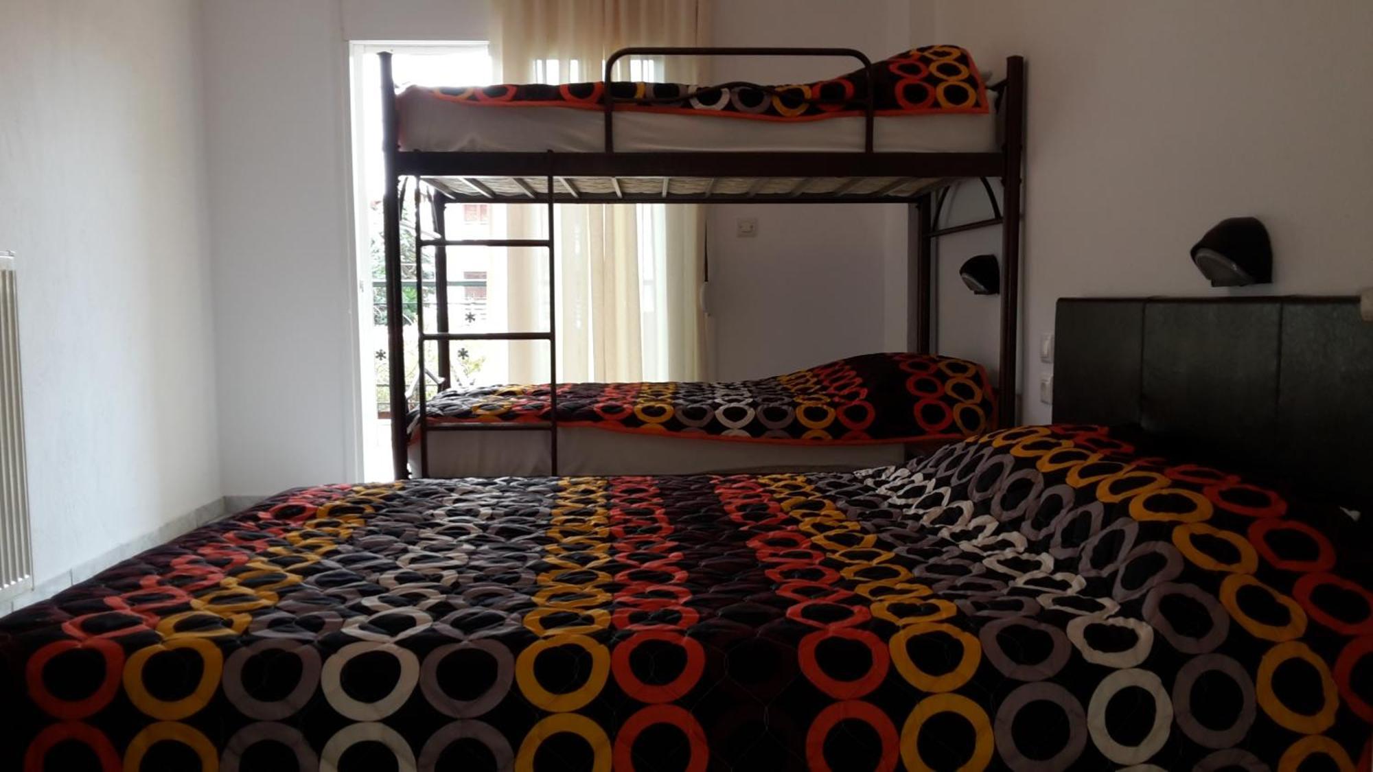 Vicky Rooms Paralia Dionisiou Chambre photo
