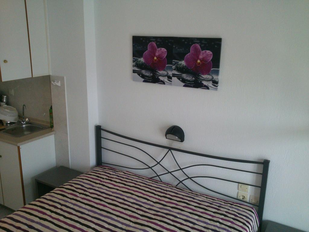 Vicky Rooms Paralia Dionisiou Chambre photo