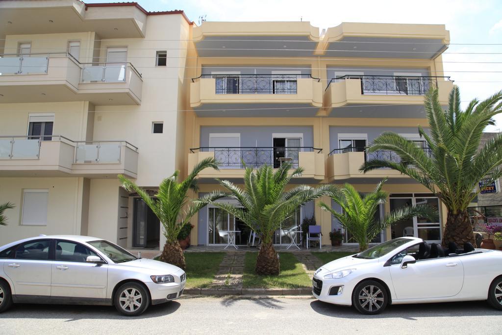Vicky Rooms Paralia Dionisiou Extérieur photo