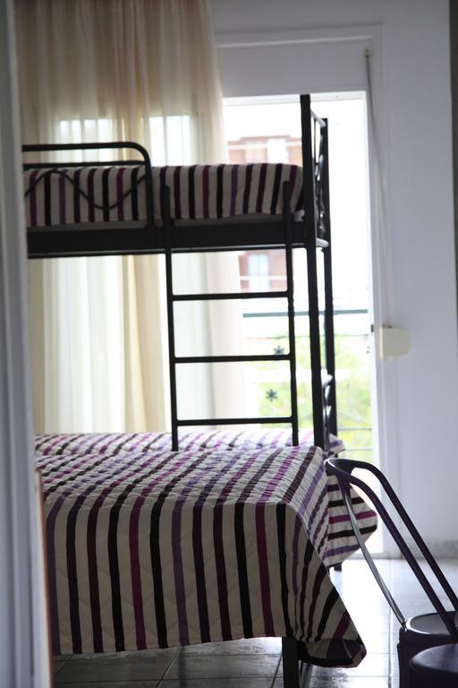 Vicky Rooms Paralia Dionisiou Extérieur photo