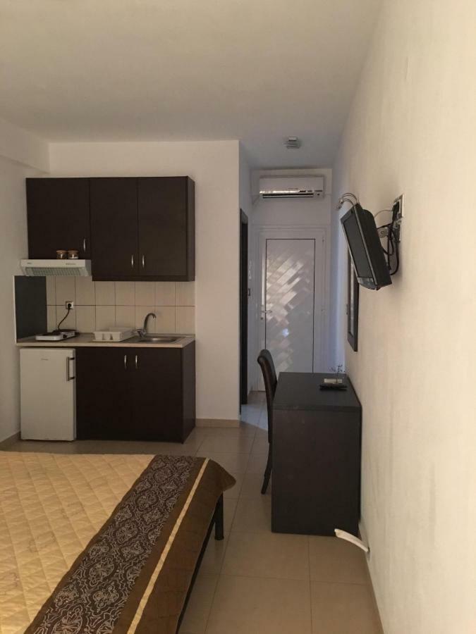 Vicky Rooms Paralia Dionisiou Extérieur photo