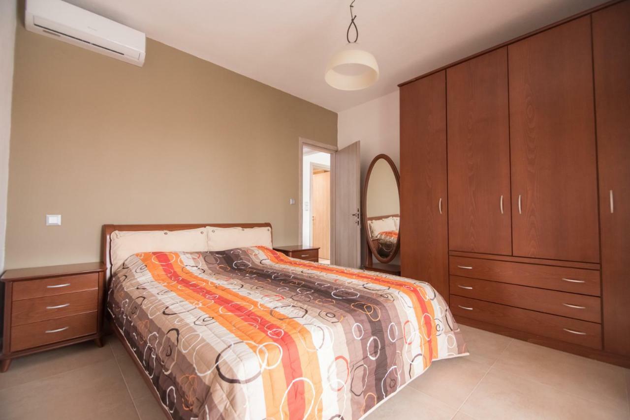 Vicky Rooms Paralia Dionisiou Extérieur photo
