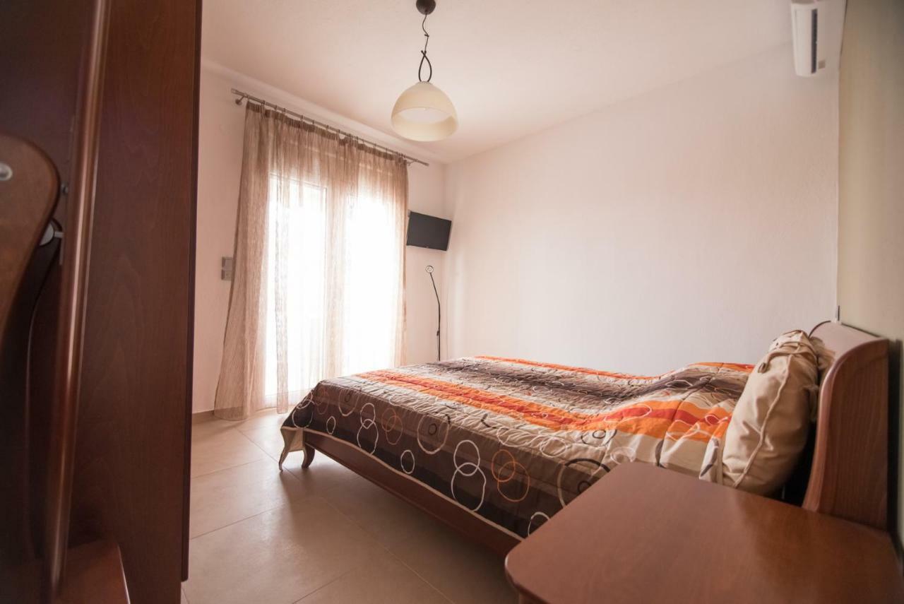 Vicky Rooms Paralia Dionisiou Extérieur photo