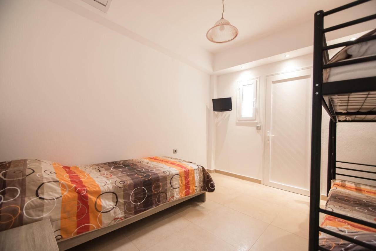 Vicky Rooms Paralia Dionisiou Extérieur photo