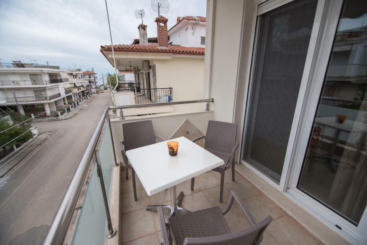 Vicky Rooms Paralia Dionisiou Extérieur photo