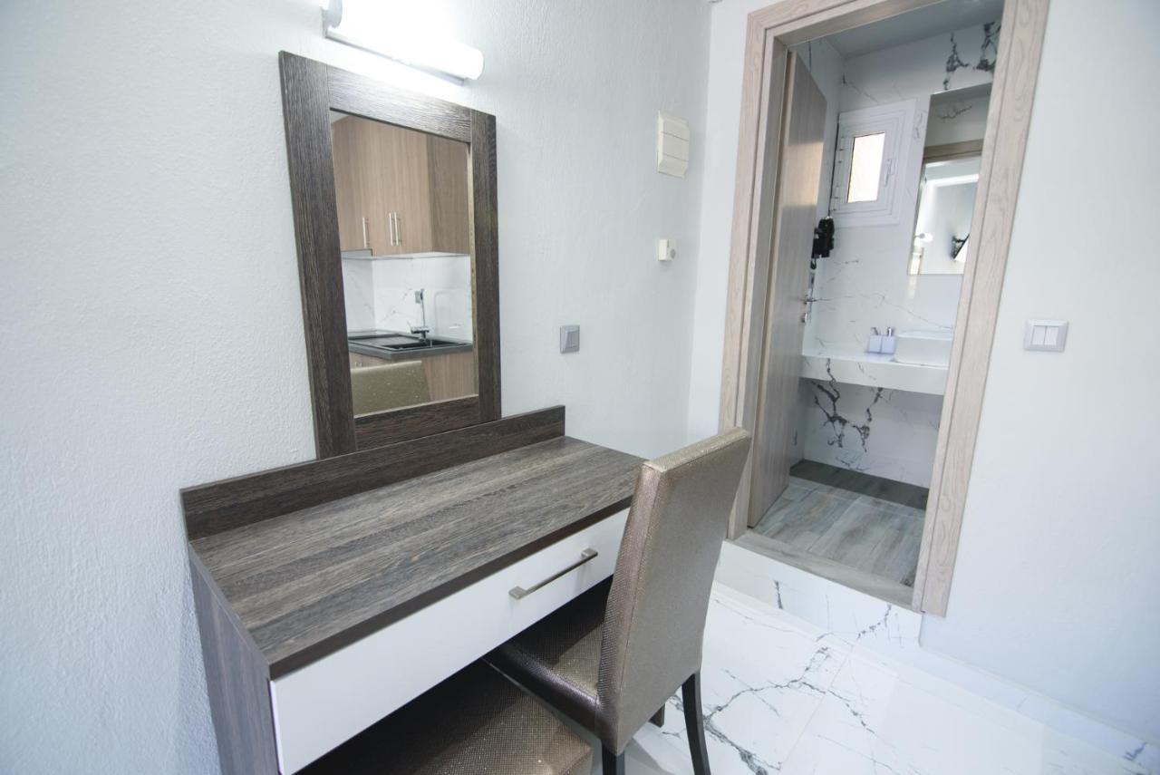 Vicky Rooms Paralia Dionisiou Extérieur photo